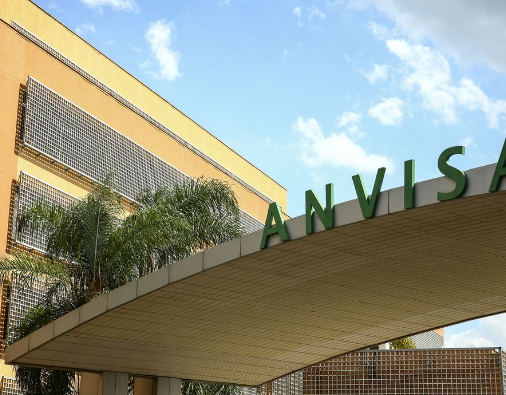 Fachada do edifício sede da Agência Nacional de Vigilância Sanitária (Anvisa).