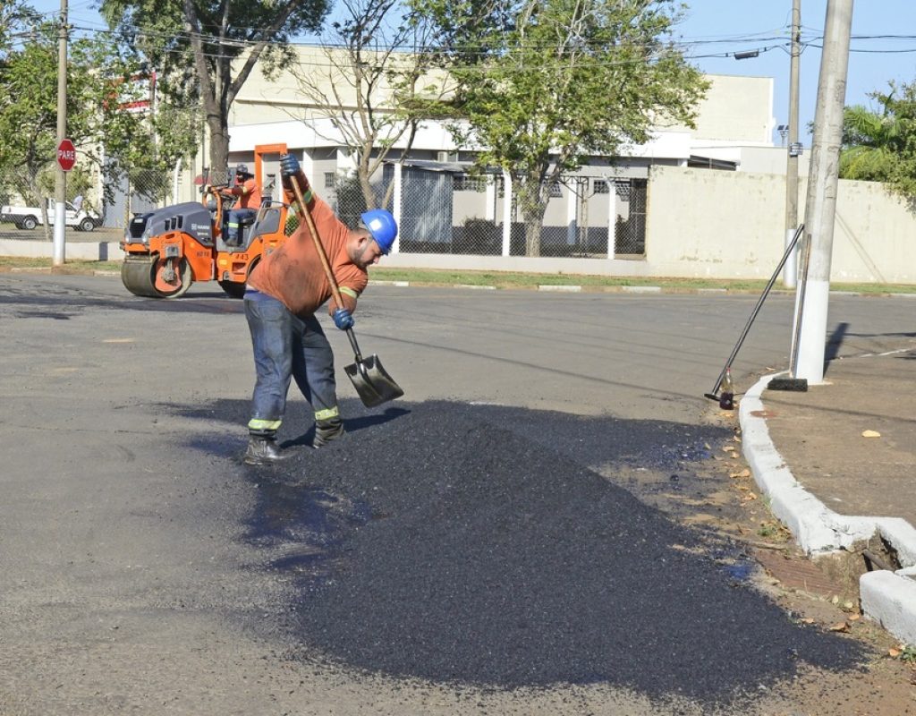 23 vias, em dez bairros, receberam serviços de tapa-buraco na última semana