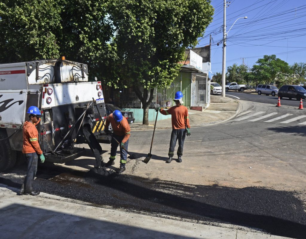 29 vias receberam serviços de tapa-buraco na última semana (2)