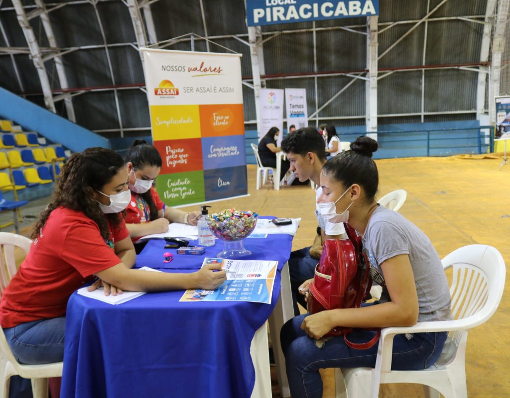 500 vagas foram ofertadas durante o evento