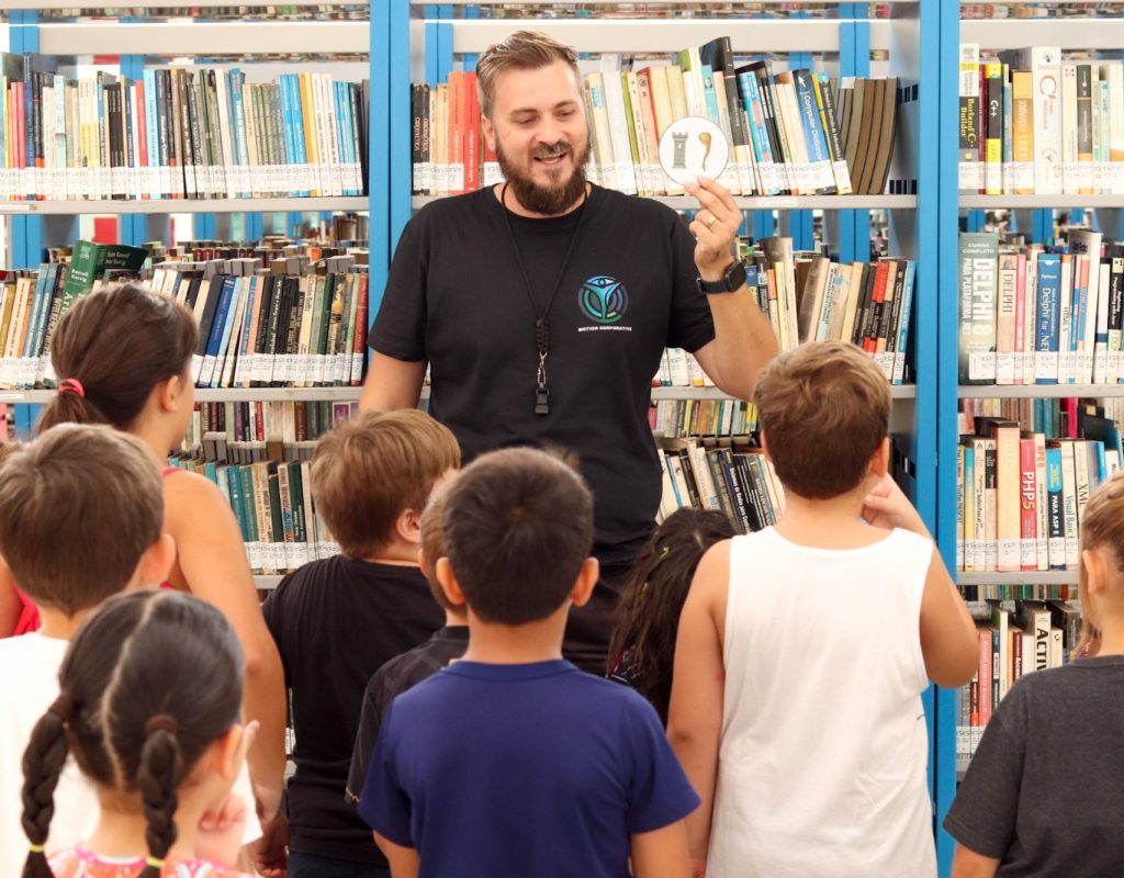 A Caça aos Livros é uma espécie de Caça ao Tesouro