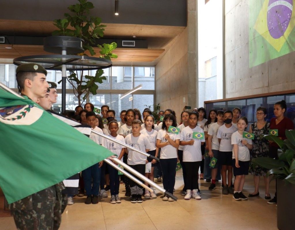 A abertura contará com a participação especial do Tiro de Guerra de Piracicaba, de alunos da Escola Estadual Morais Barros