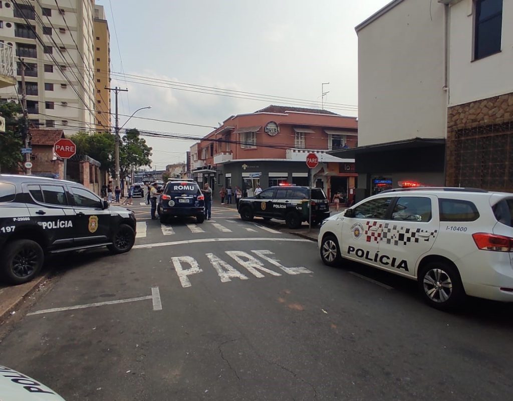 A ação aconteceu na esquina da rua XV de Novembro com com José Pinto de Almeida