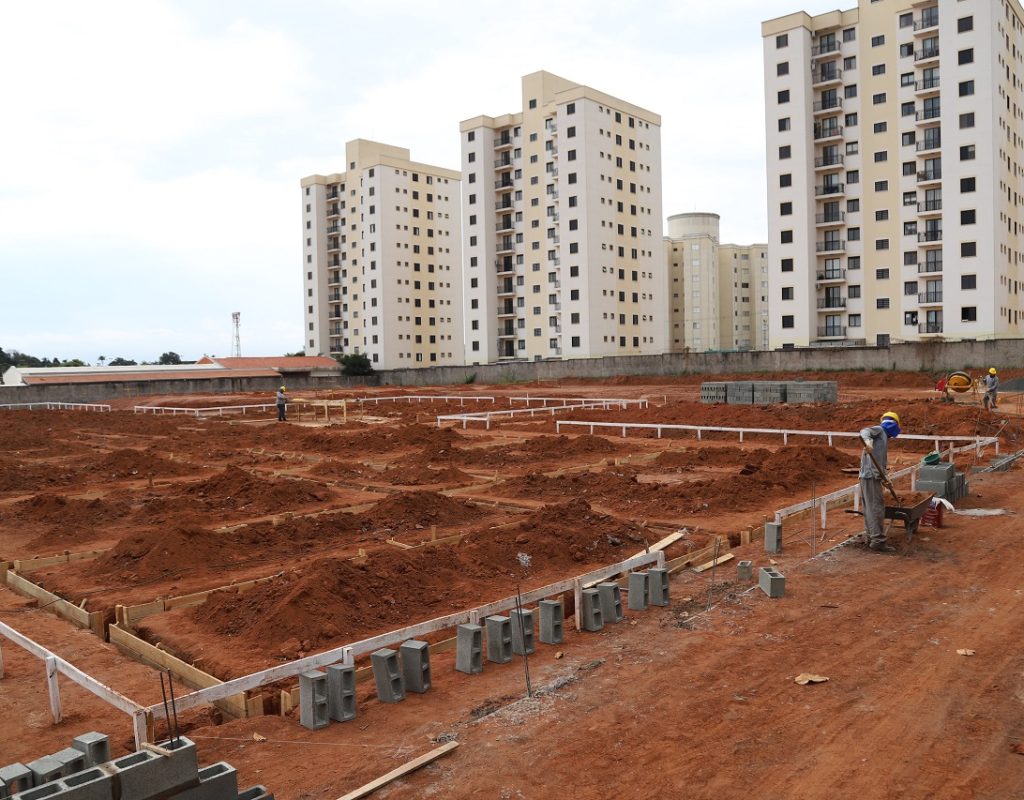 A escola que está sendo construída no bairro Nova Iguaçu terá capacidade para atender 350 novas matrículas no Ensino Fundamental