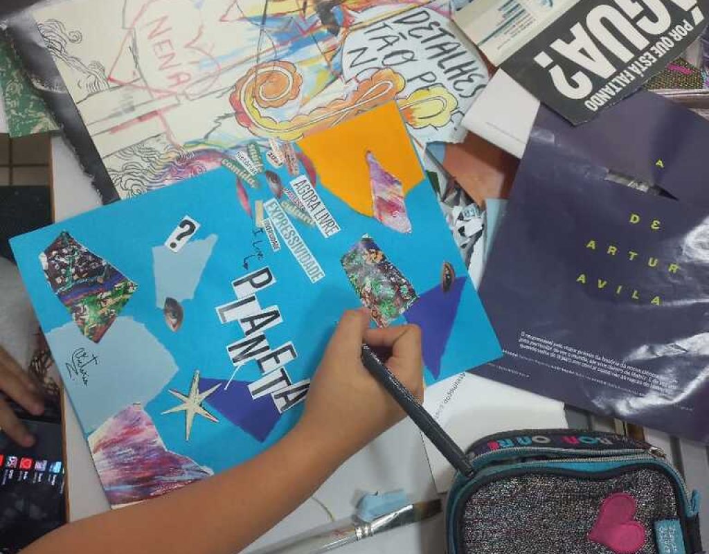 A exposição reúne obras dos alunos dos cursos de Desenho Infantil e Desenho Livre, orientados pela equipe pedagógica da Escola Bauhaus.