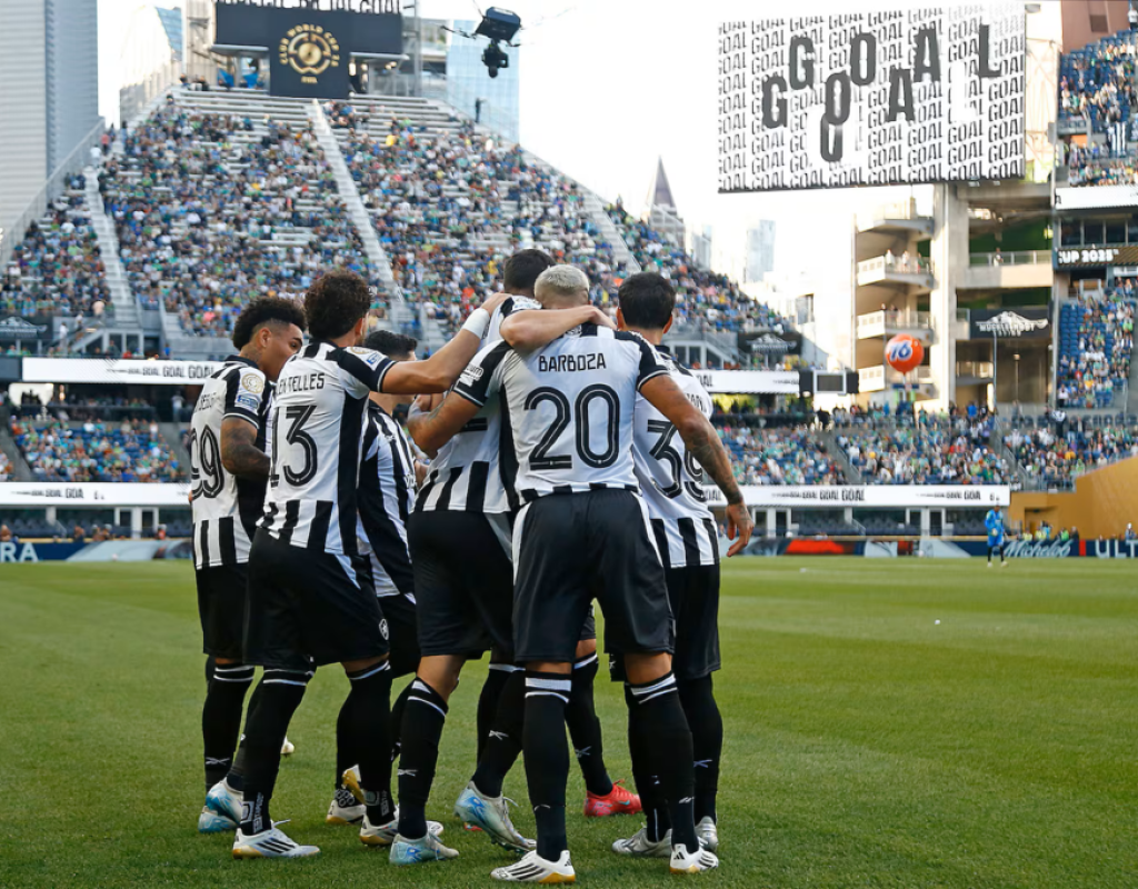Botafogo vence o Seattle Sounders e larga bem no Mundial
Vitor_Silva