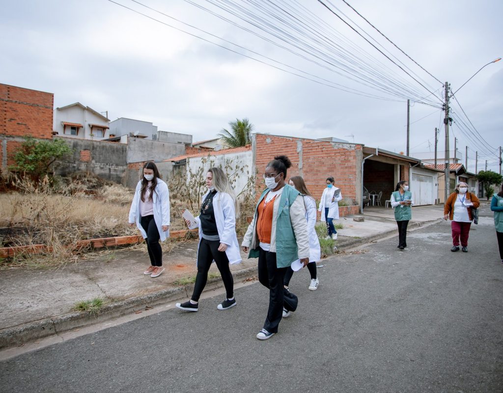 Agentes Comunitários de Saúde farão visita casa a casa em horário estendido para verificar carteira de vacinação de crianças menores de cinco anos