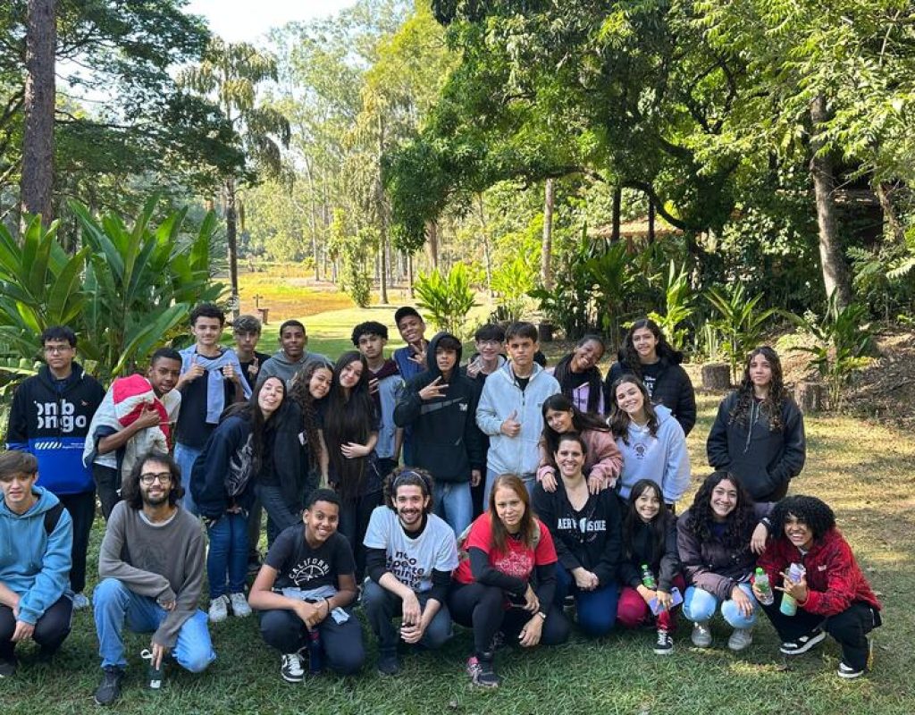 Alunos da Escola Estadual Edson Rontani participaram de visita monitorada para aprenderem sobre restauração ambiental
