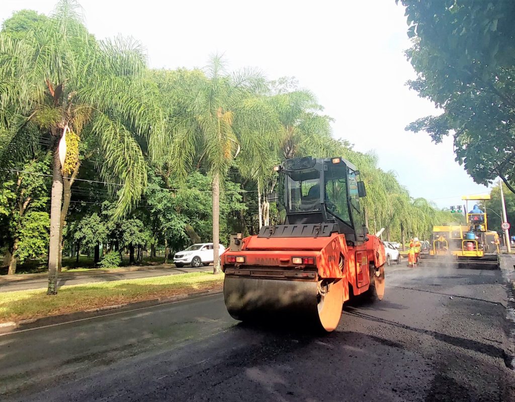 Até a conclusão dos serviços, uma faixa da avenida ficará liberada para o trânsito