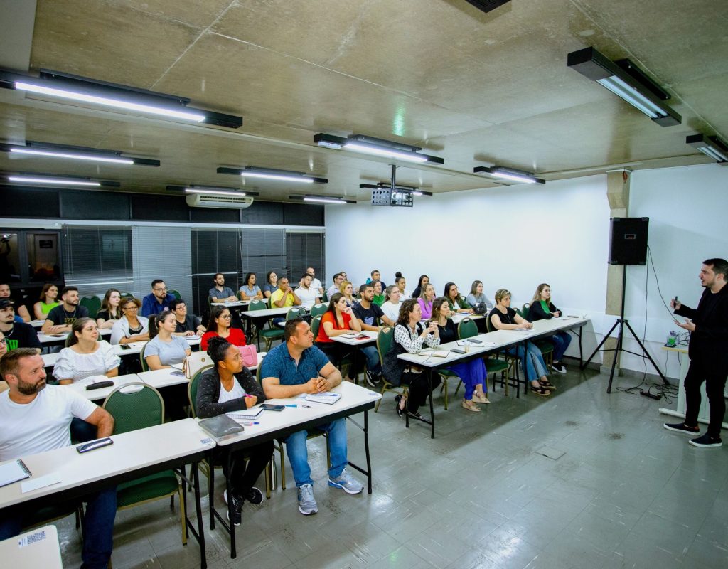 Até o dia 15 de abril, estão abertas as inscrições para o vestibular 2024 1.2 do Polo FAC Faculdade do Comércio da Escola de Negócios da Acipi