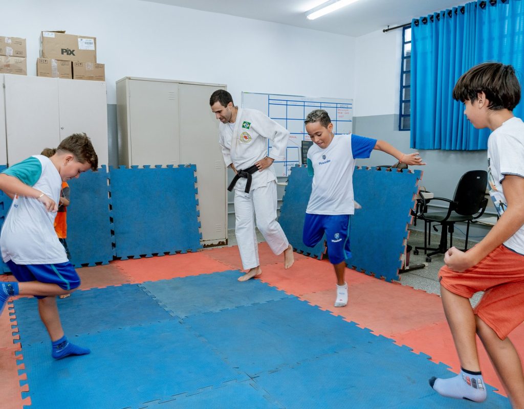 Atividades esportivas também aconteceram no evento que pretende agitar a população do bairro Pauliceia e adjacências