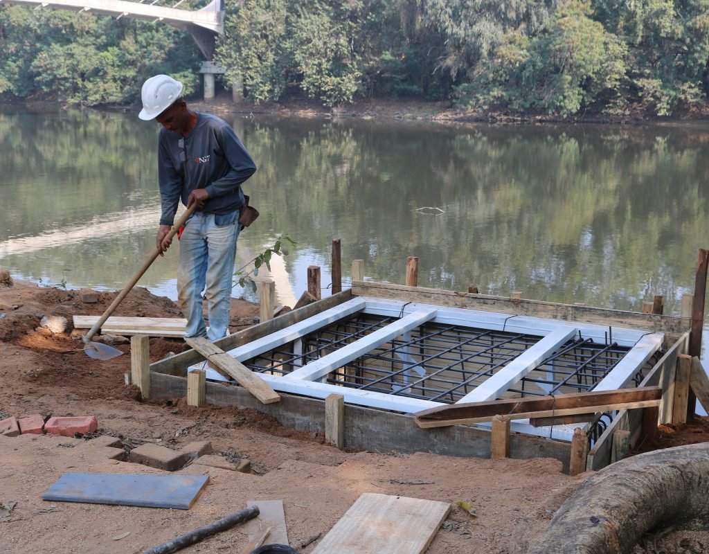 Base de concreto servirá de acesso para o novo píer turístico