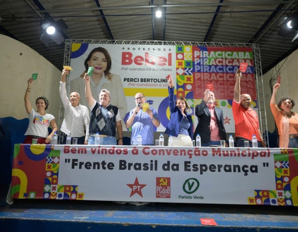 A convenção da Federação Brasil da Esperança foi realizada no Centro Comunitário do Jardim Esplanada, reunindo lideranças partidárias de diversas associações de bairros