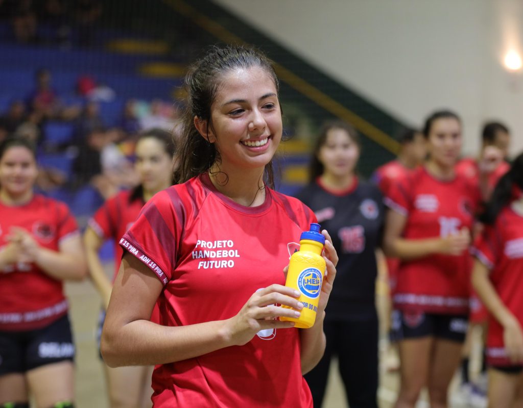 Beneficiada pelo Bolsa Esportiva, programa inédito, criado pela atual Administração, Mariana Martins Nogueira jogará na capital