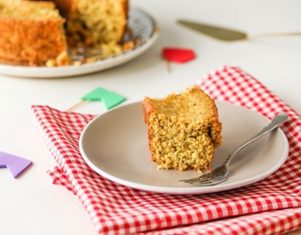 Bolo de milho com farelo de aveia