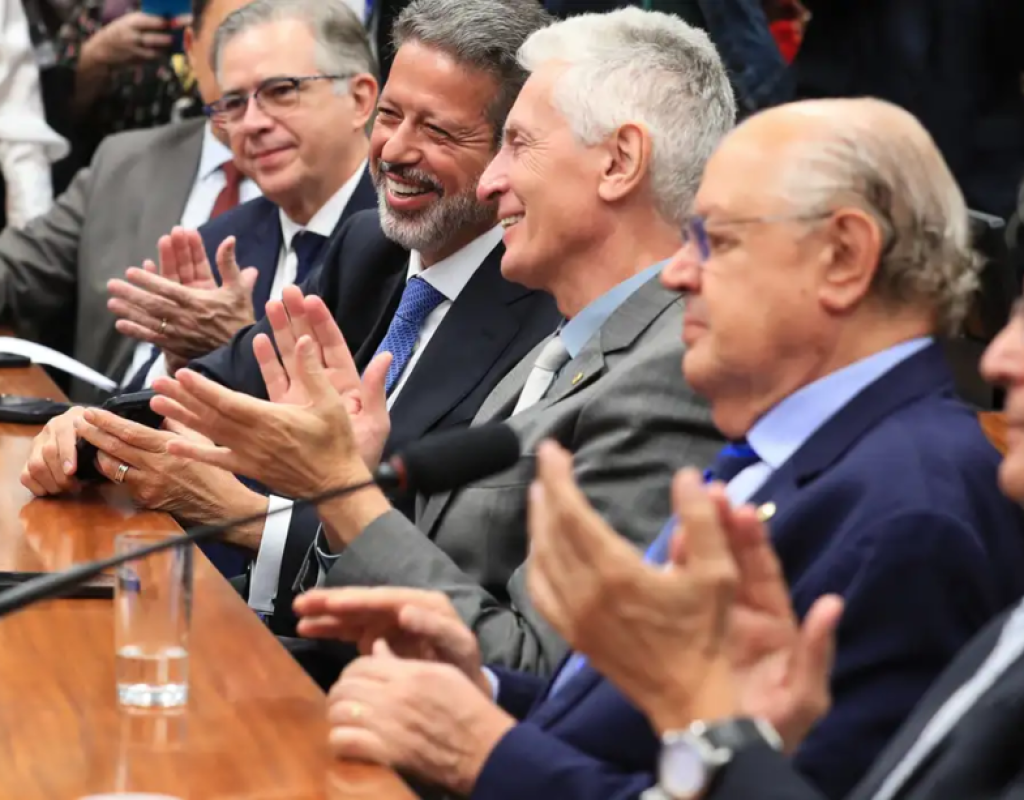Camara-instala-comissao-que-vai-debater-isencao-do-Imposto-de-Renda-para-quem-ganha-ate-R-5-mil-Lula-Marques-Agencia-Brasil