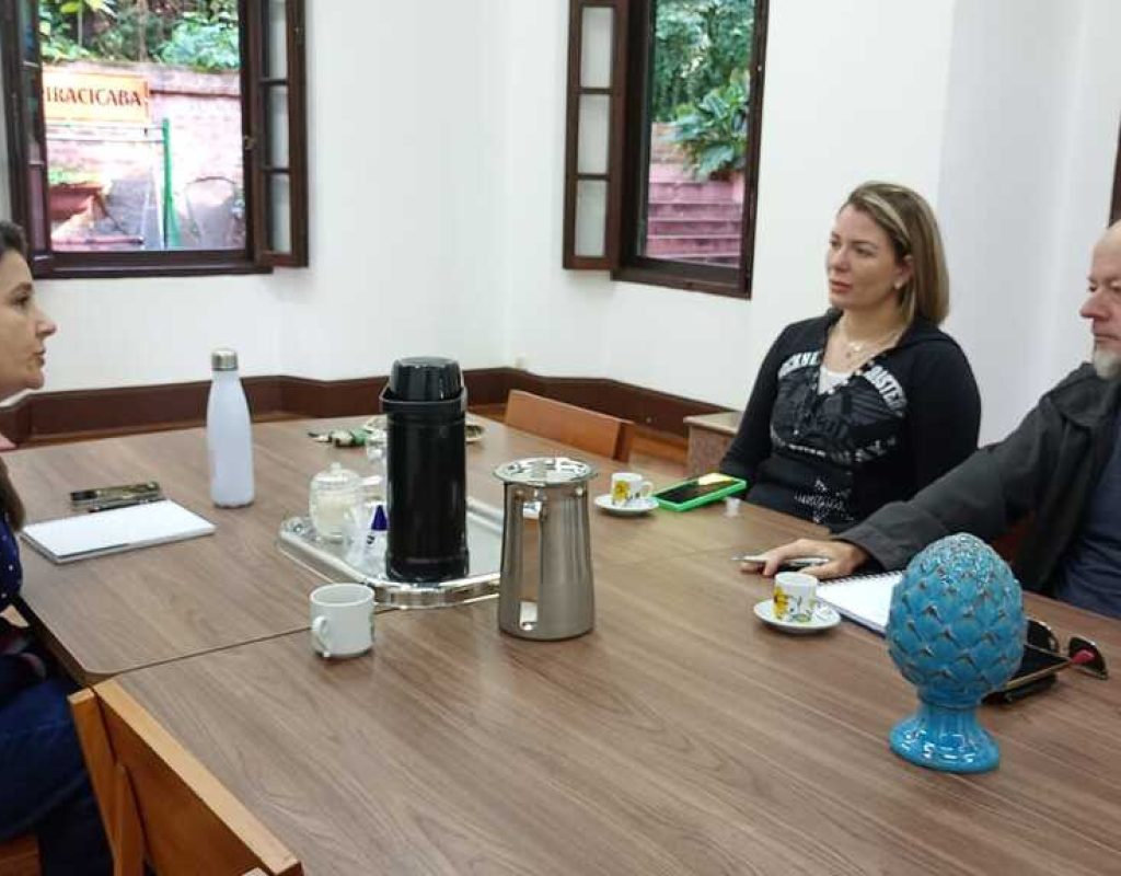 Clarissa Quiararia, secretária de Turismo, com Mariana Piacentini, da Pira Cerva, e Marcelo Basso, da Rota Cervejeira