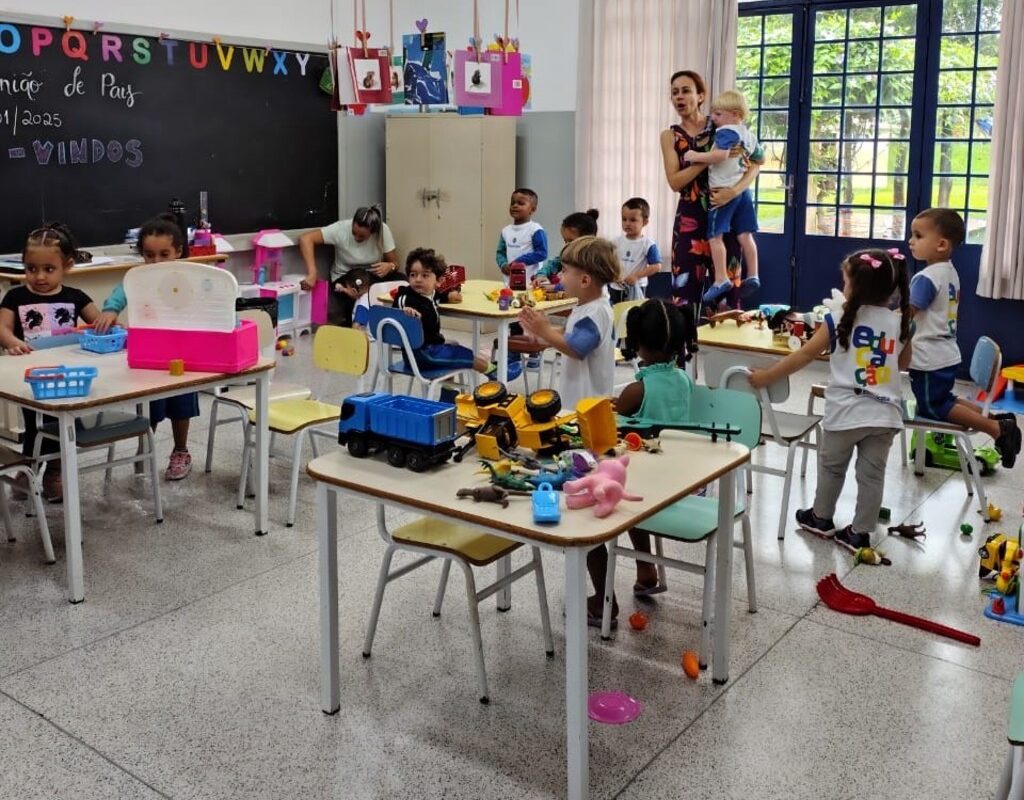 Concurso da prefeitura abre 70 vagas para professor substituto temporário de Educação Infantil