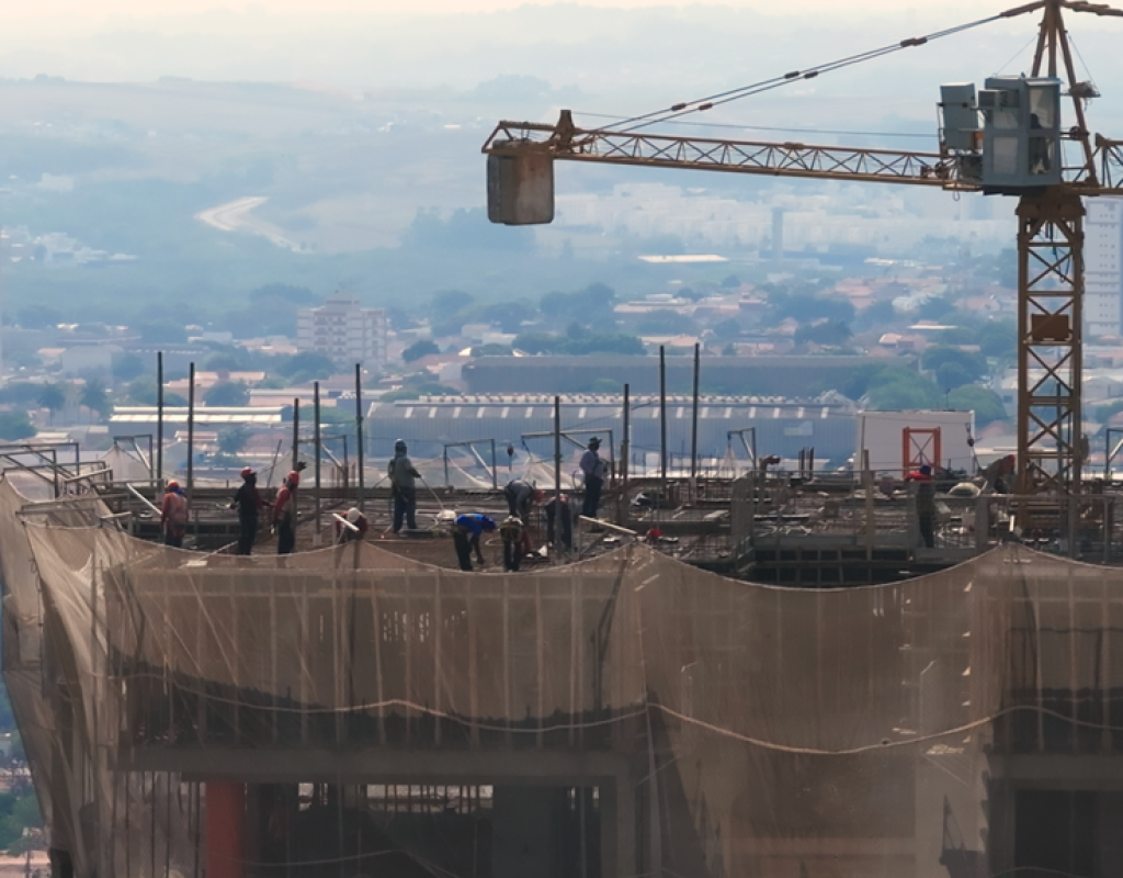 Foto: Entre os setores que mais contribuíram para o saldo positivo de abril está o de Construção, com saldo de 550 vagas