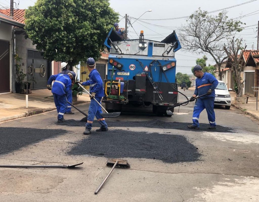Equipes de tapa-buraco percorreram seis bairros entre os dias 16 e 20-10