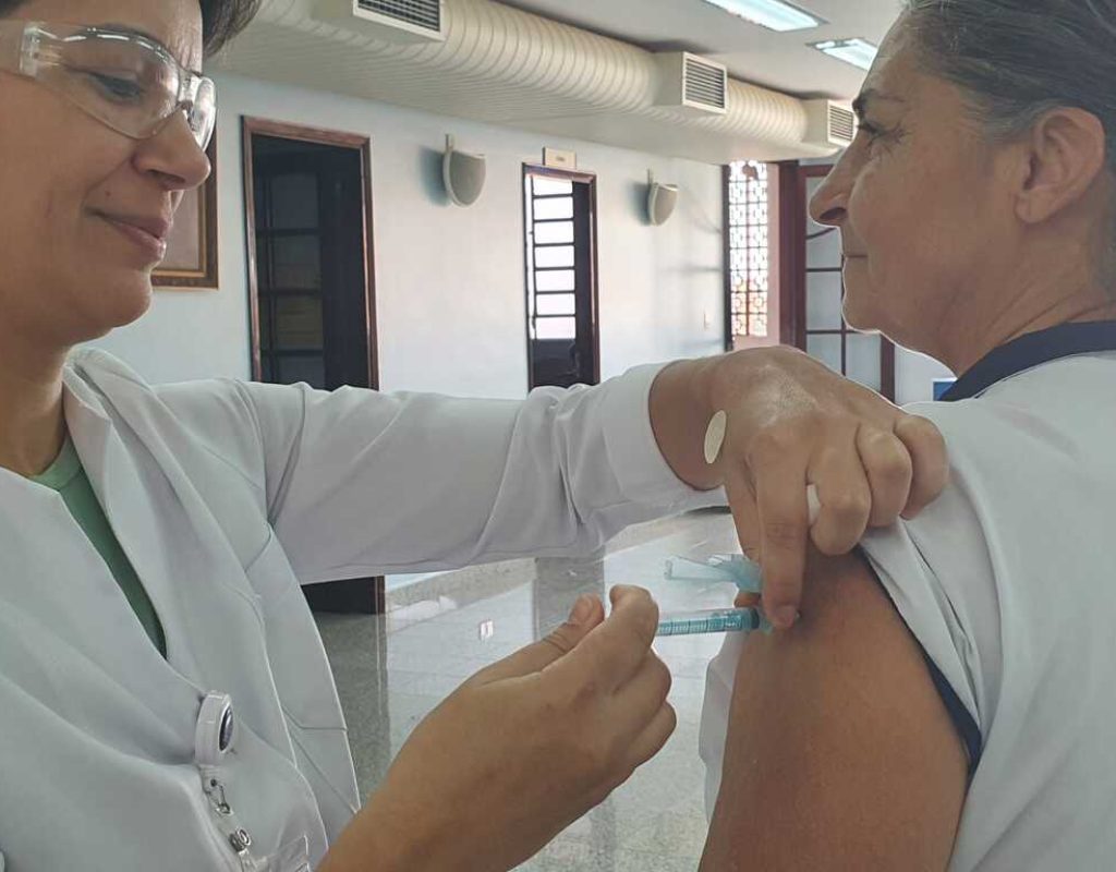 Foto:Funcionários atenderam ao chamamento da Instituição para se imunizar