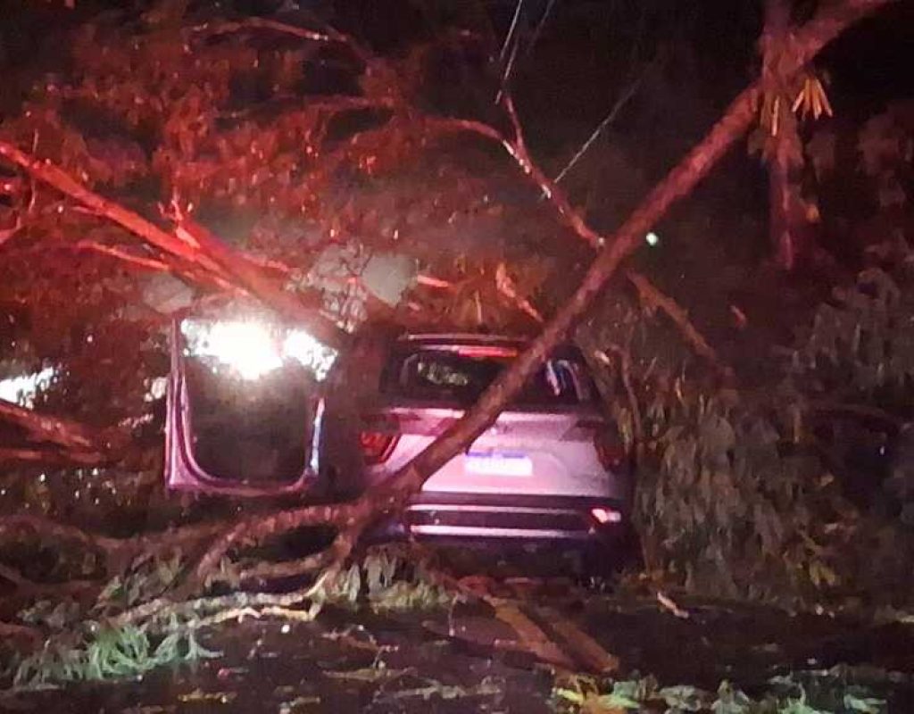 Forte chuva em Piracicaba provoca acidente próximo ao aeroclube. (3)