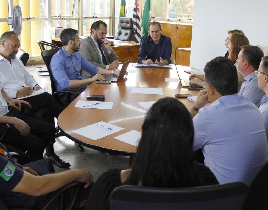 Gabinete de Crise se reuniu hoje: decreto emergencial é proposto para enfrentar problemas no abastecimento de água. (Foto: Divulgação)