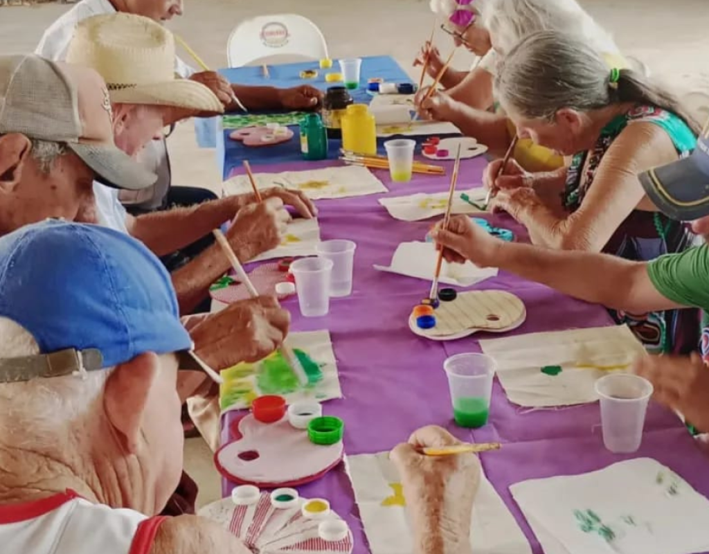 Idosos em atividade no projeto Com Vivência