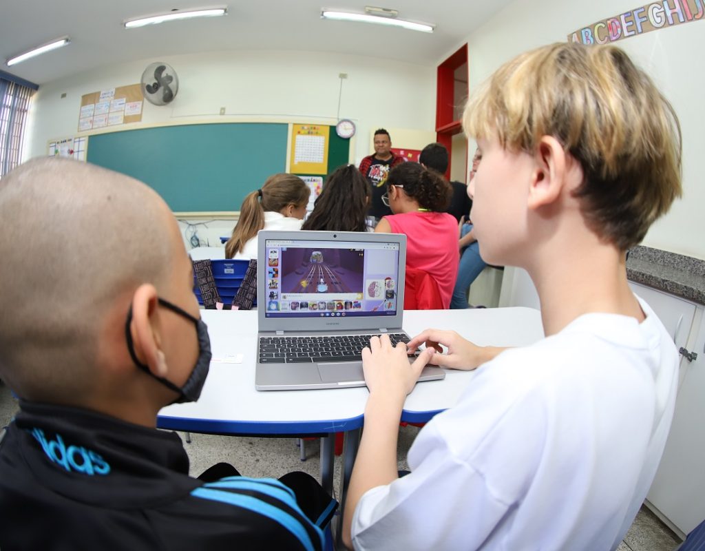 Interativos, os laptops educacionais garantirão um novo momento para a educação de Piracicaba.