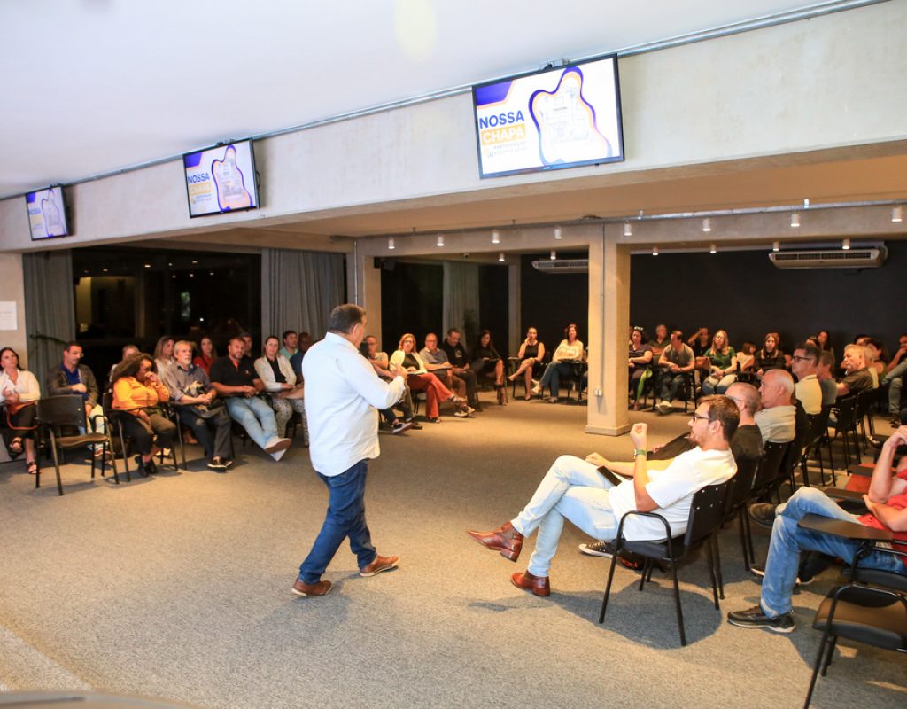 José Antonio Fernandes Paiva conduziu a reunião que apresentou aos bancários todas as regras para as eleições