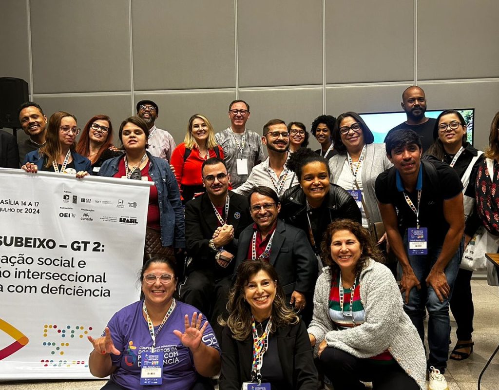 Letícia Françoso (de camiseta roxa), chefe da Delegação do Estado de São Paulo na Conferência de Brasília