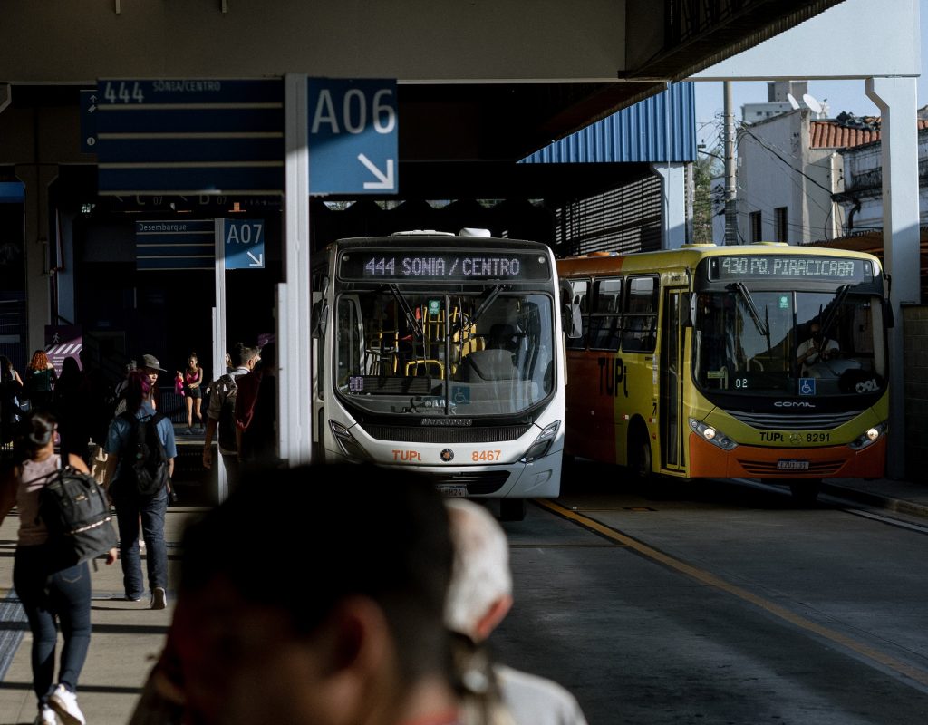 Linha 402-Parque Piracicaba, passa a atender o Residencial Parque das Flores em todas as viagens