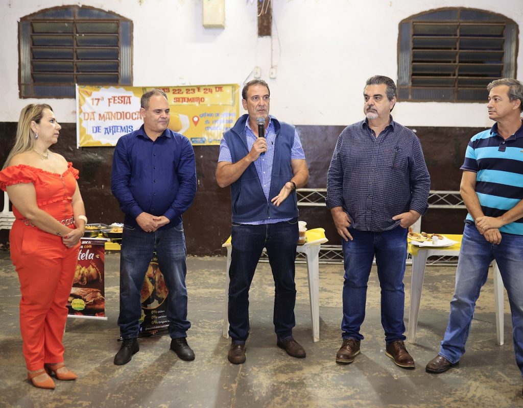 Márcia Cardoso, Josef Borges, Luciano Almeida, Carlos Beltrame e Paulo Borges no lançamento da festa