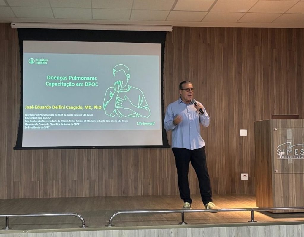 Foto: Médico José Eduardo Delfini Cançado ministrou dois dias de capacitação para médicos da Atenção Básica
