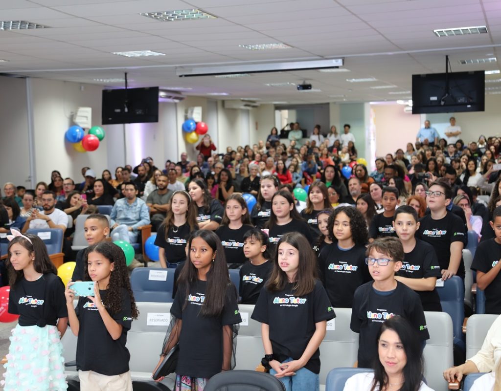 O programa prepara as crianças para atuarem como protagonistas na adoção de tecnologias no ambiente escolar