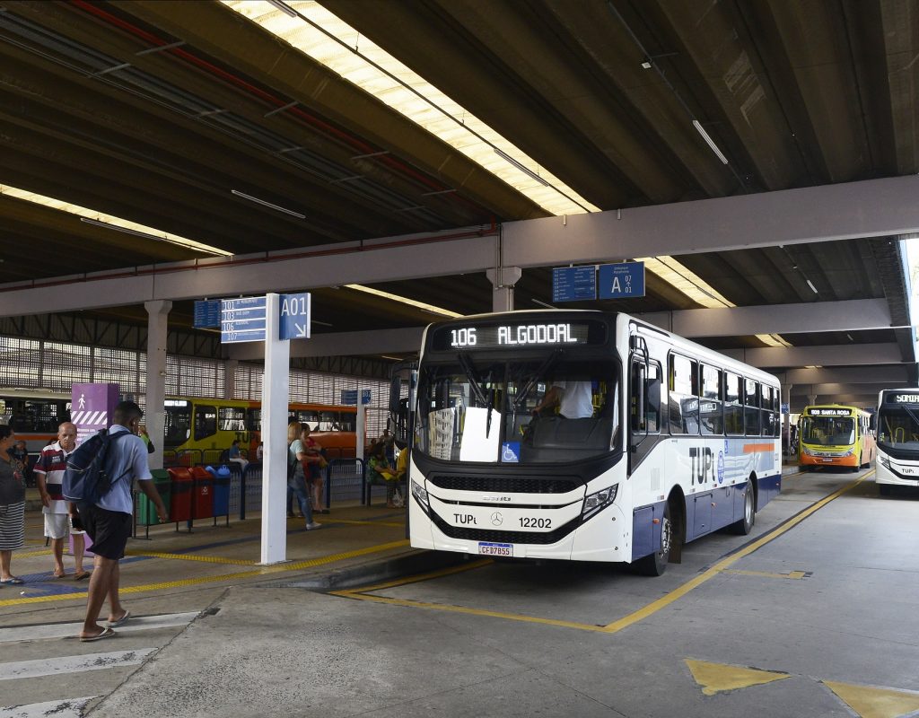 O transporte coletivo funcionará em esquema especial no feriado