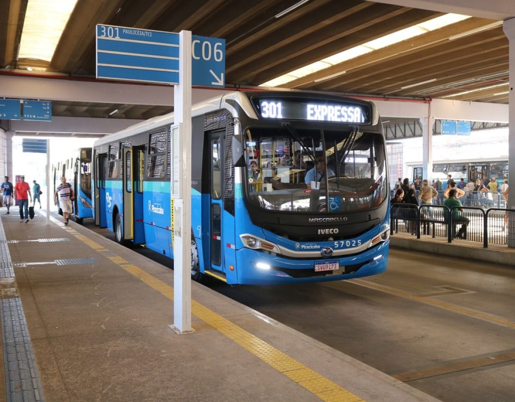 O transporte público funcionará com horários especiais na véspera e no dia de Natal.