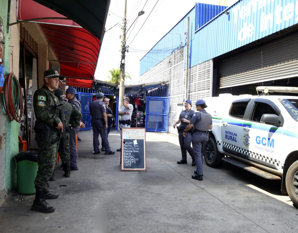Operação Piracicaba Segura também fiscalizou comércios próximos a entrada do terminal de ônibus