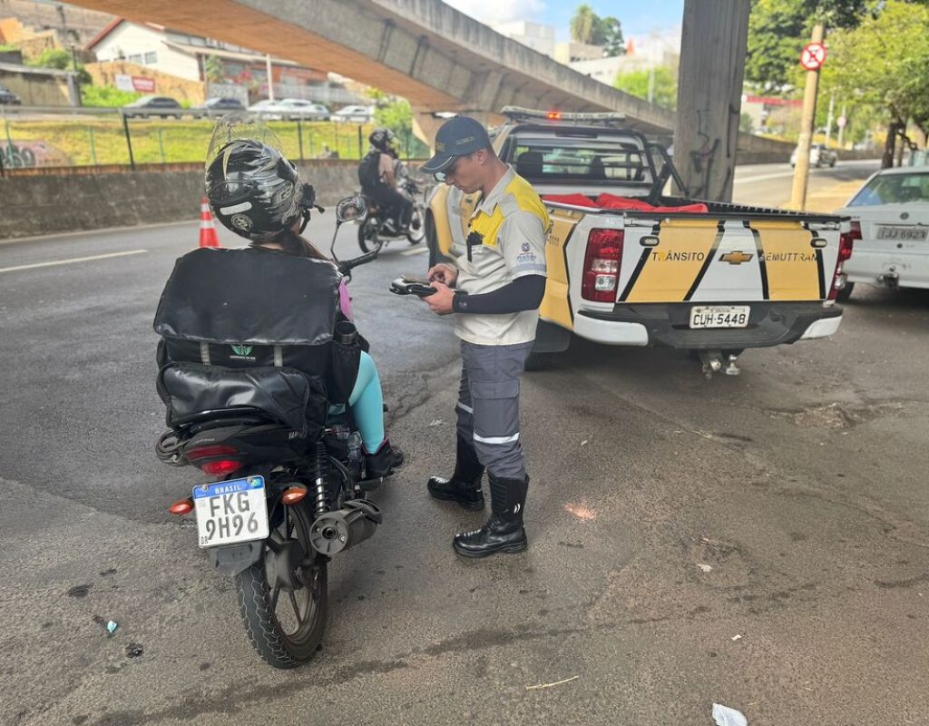 Operação fiscalizou itens como escapamentos modificados, licenciamento, habilitação, além do estado de conservação dos veículos. Foto: Divulgação