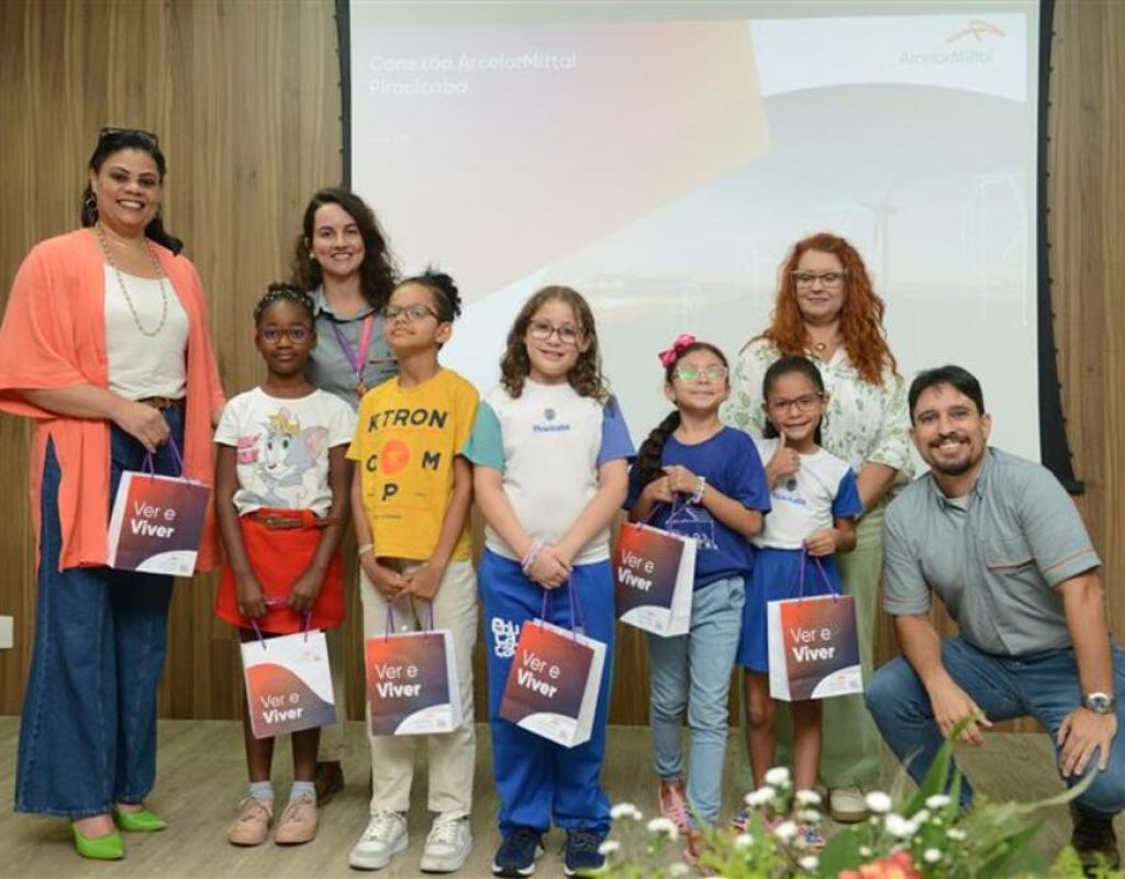 Os alunos das escolas municipais Wilson Guidotti e Fábio de Souza Maria participaram da cerimônia