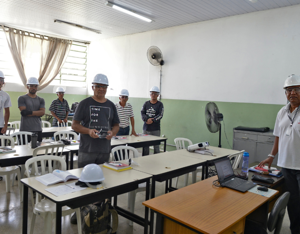 Participantes do curso de Eletricista, no Cras São José1