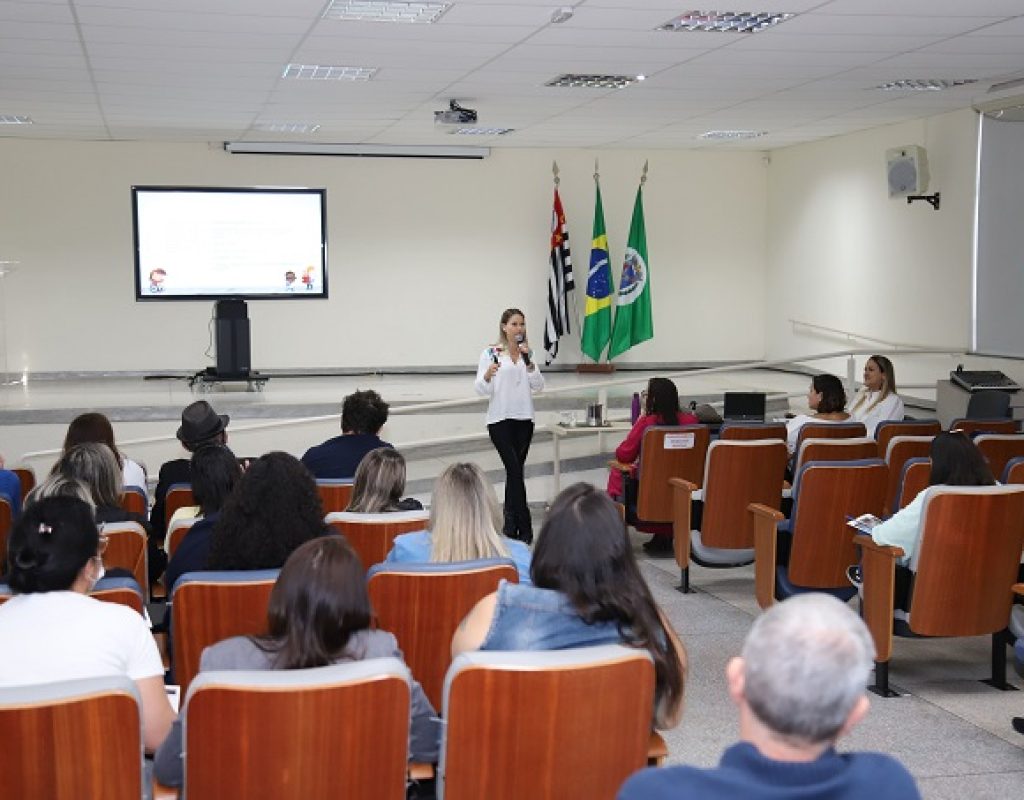 Participaram dessa formacao todos os servidores que atuam em ambas as unidades_ desde zeladores a equipe de gestao. (1)