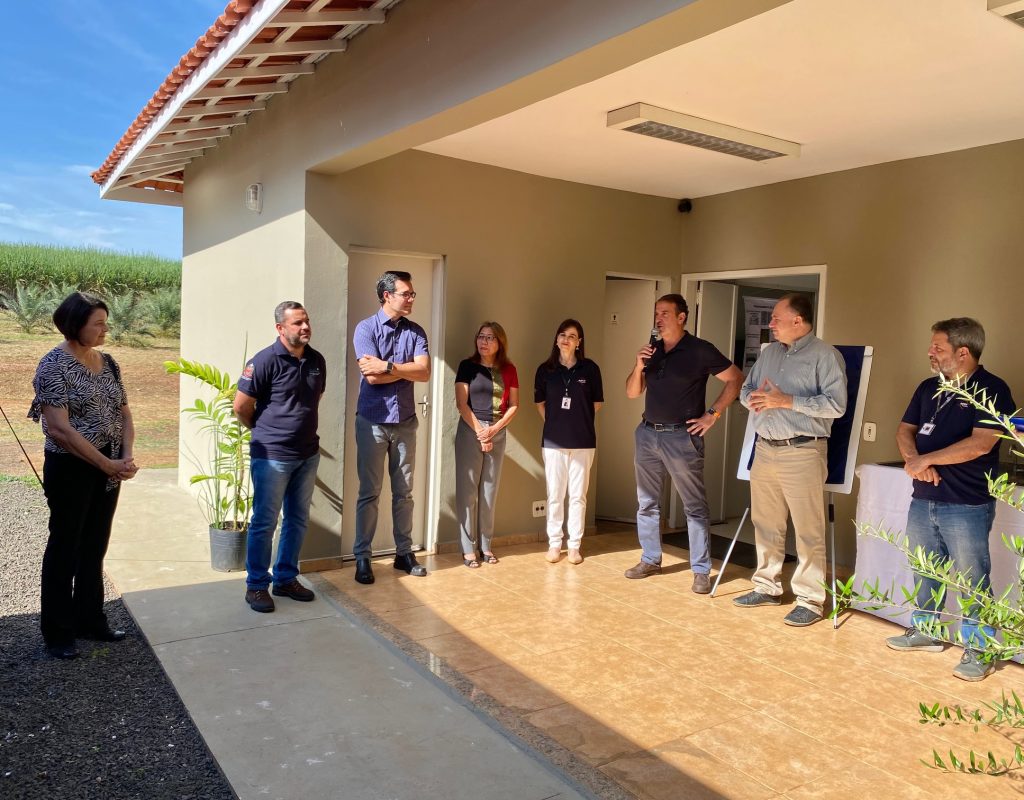 Prefeito Luciano Almeida durante a inauguração do laboratório_Foto_Thais_Passos_SEMA