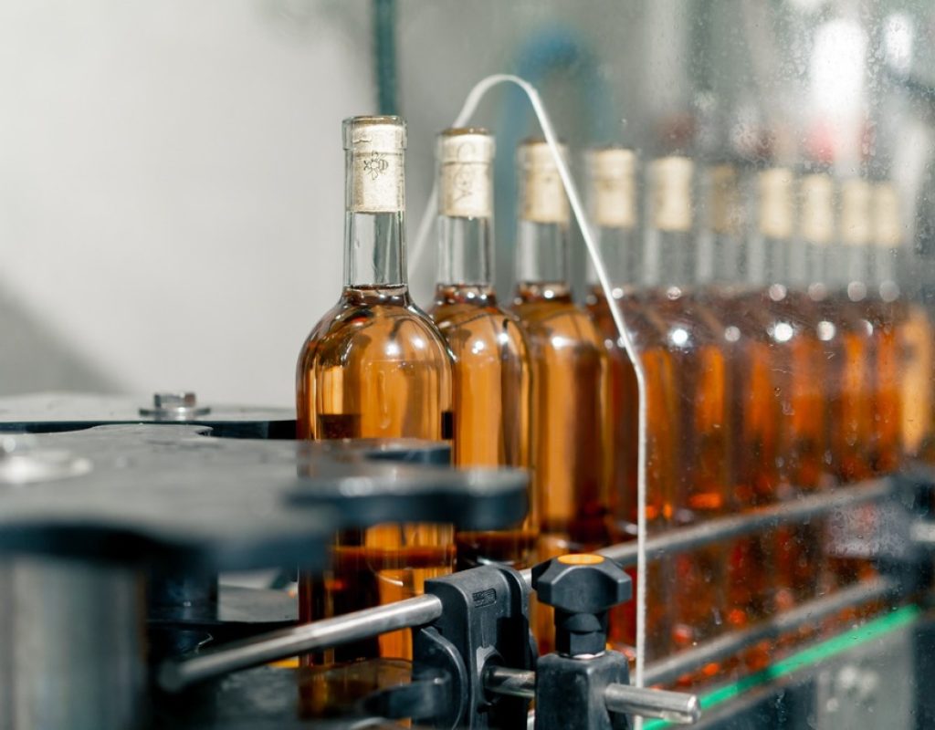 Prefeitura avança na articulação de Cadeias Produtivas Locais (CPLs) da cachaça e da saúde