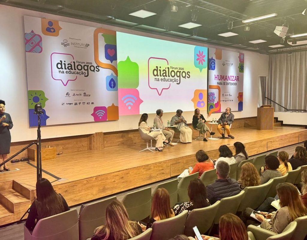 Programação contou ainda com mesa redonda que abordou o tema central do fórum, Humanizar para se Entender
