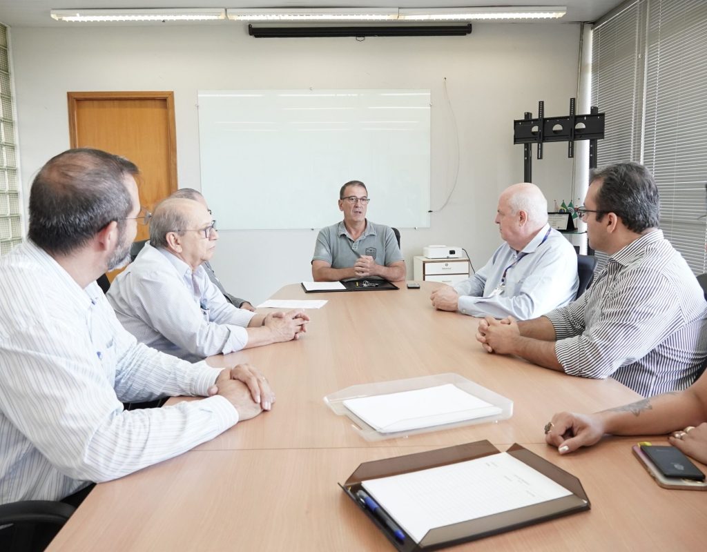 Reunião para assinatura do contrato para realização da telemedicina aconteceu na manhã de hoje