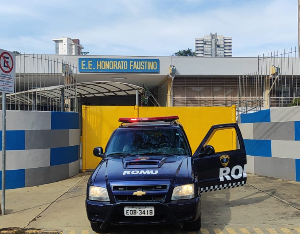 Romu realiza ponto de parada em Escola Estadual