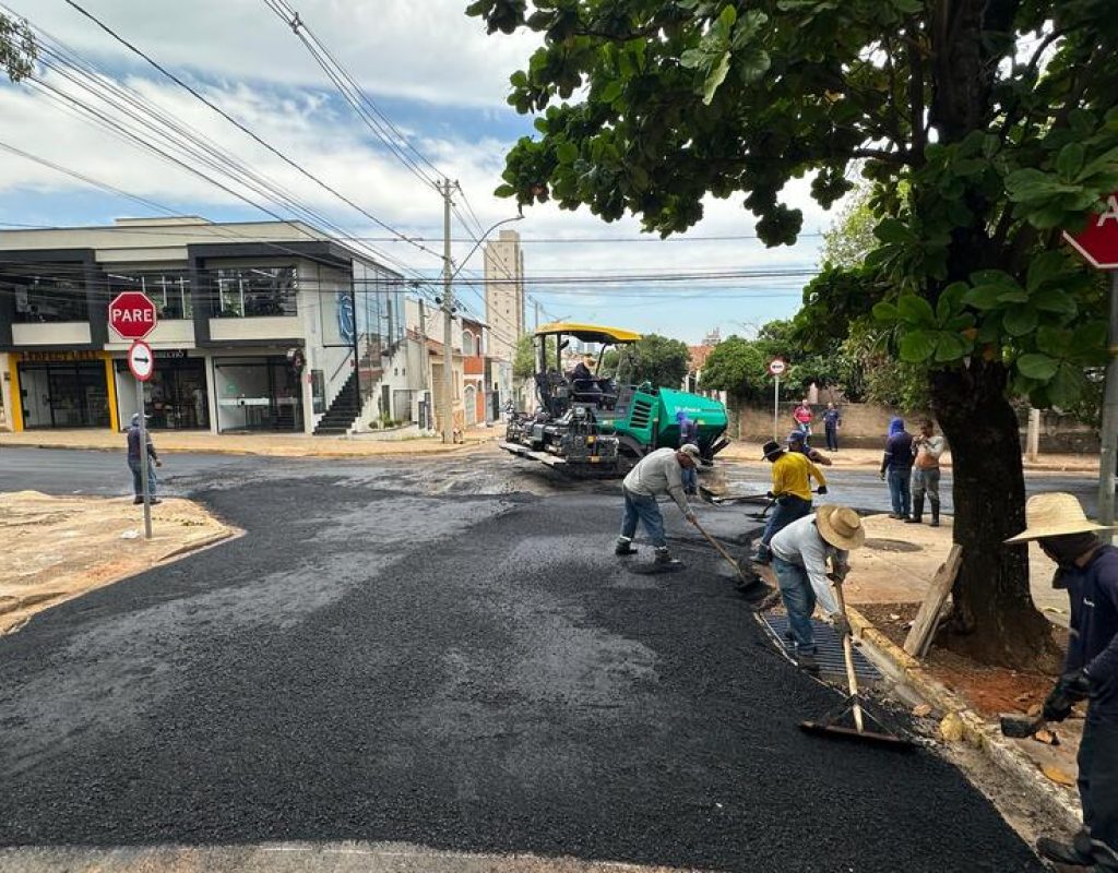 Rua Dom Pedro I está recebendo novo recape. (Foto: Divulgação)