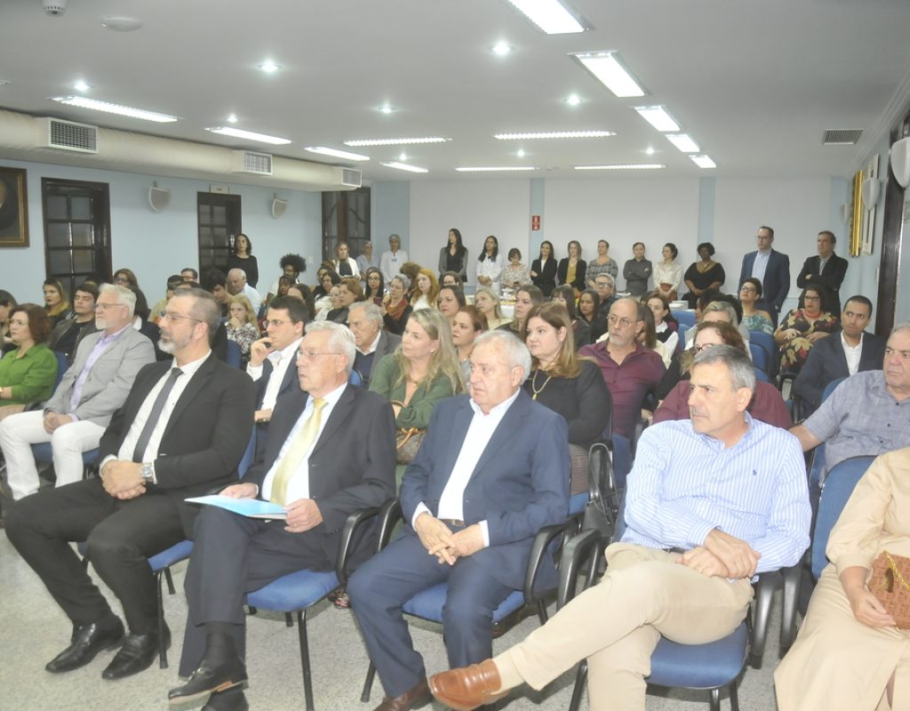 Dirigentes, médicos e funcionários da Santa Casa, convidados e autoridades marcaram presença no evento 