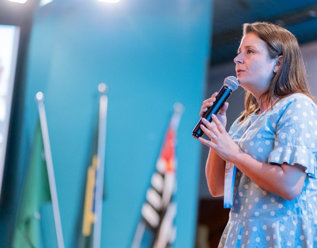 Secretaria municipal de Turismo, Clarissa Quiararia, durante o evento - Foto Divulgação Acipi